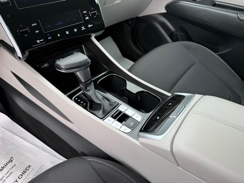 Hyundai Tucson Vehicle Image 20