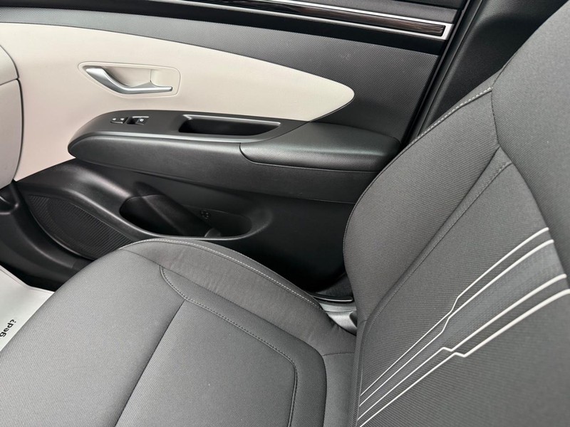 Hyundai Tucson Vehicle Image 21