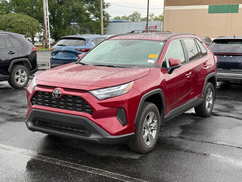 Toyota RAV4 Vehicle Image 02