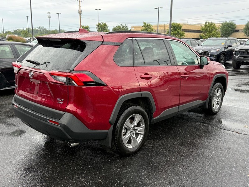 Toyota RAV4 Vehicle Image 04
