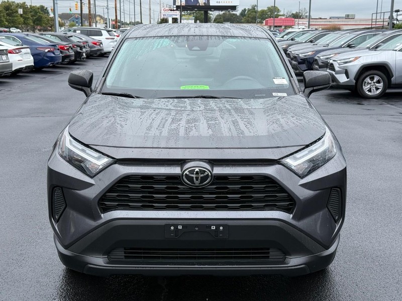 Toyota RAV4 Vehicle Image 09