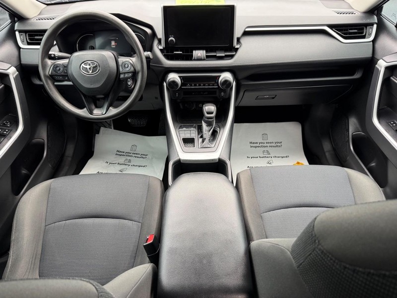 Toyota RAV4 Vehicle Image 11