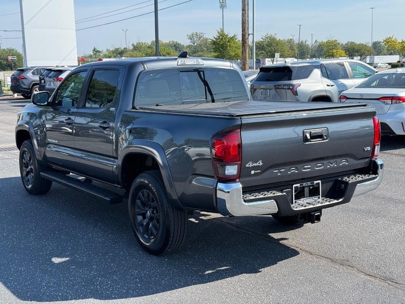 Toyota Tacoma 4WD Vehicle Image 05