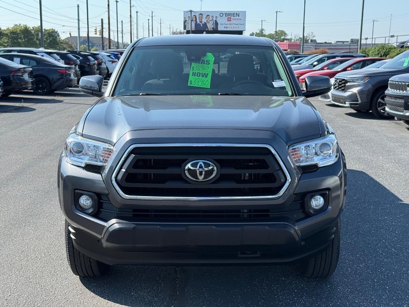 Toyota Tacoma 4WD Vehicle Image 09