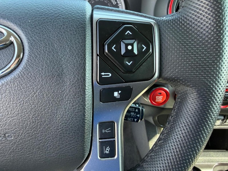 Toyota Tacoma 4WD Vehicle Image 14