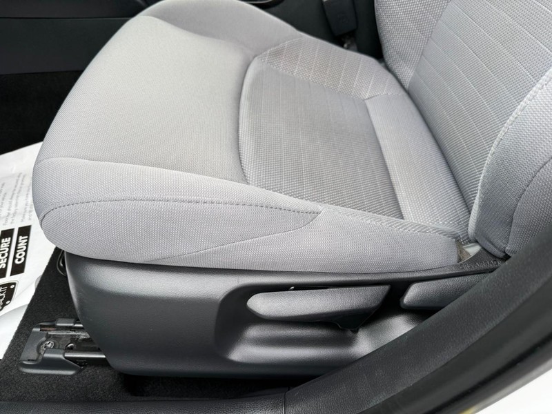 Toyota Corolla Vehicle Image 25