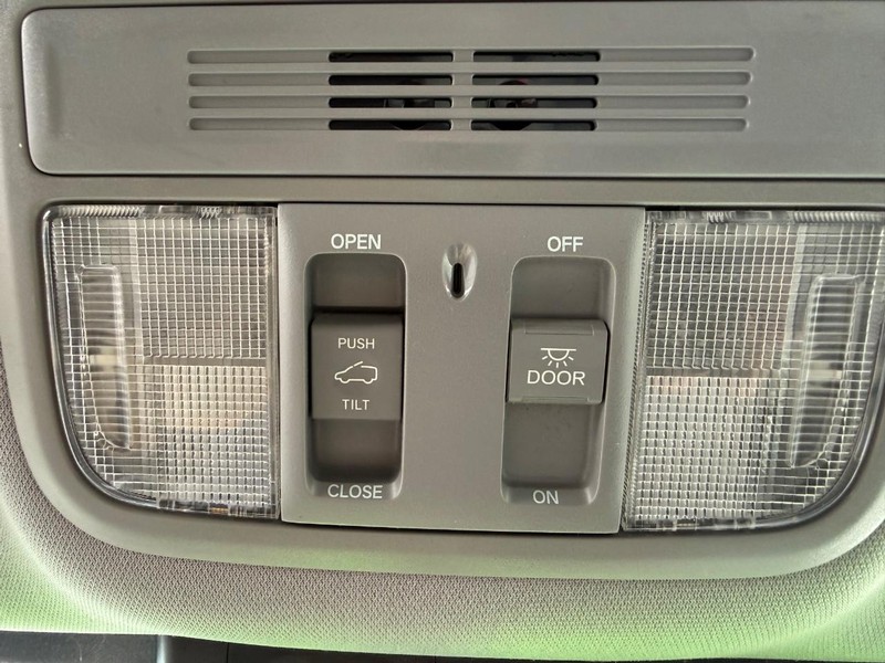 Honda CR-V Vehicle Image 22