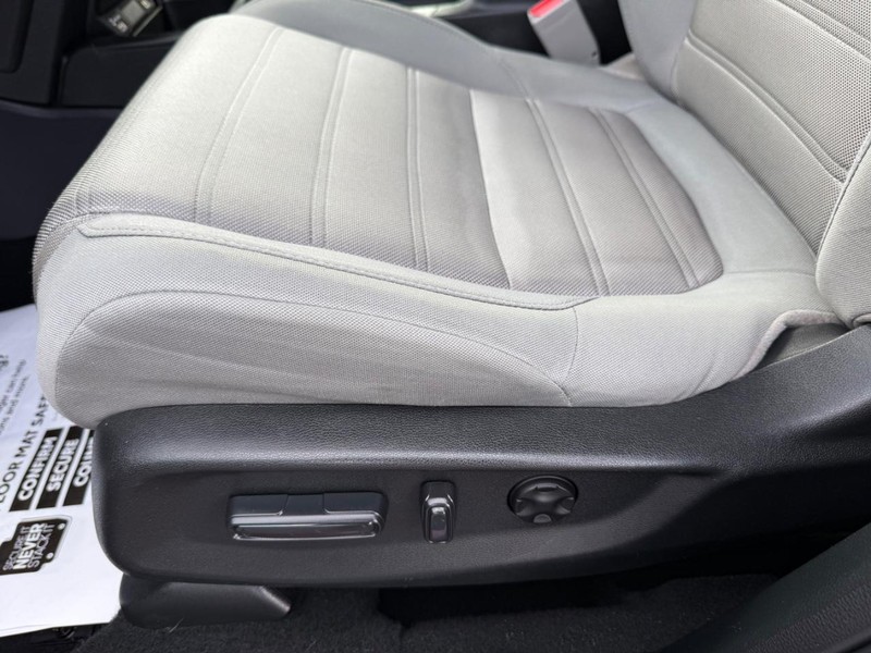 Honda CR-V Vehicle Image 26