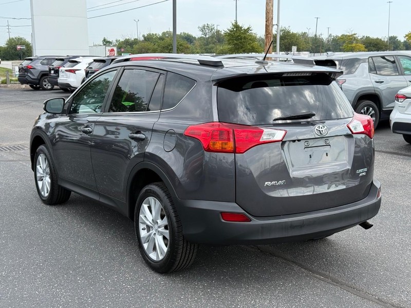 Toyota RAV4 Vehicle Image 05