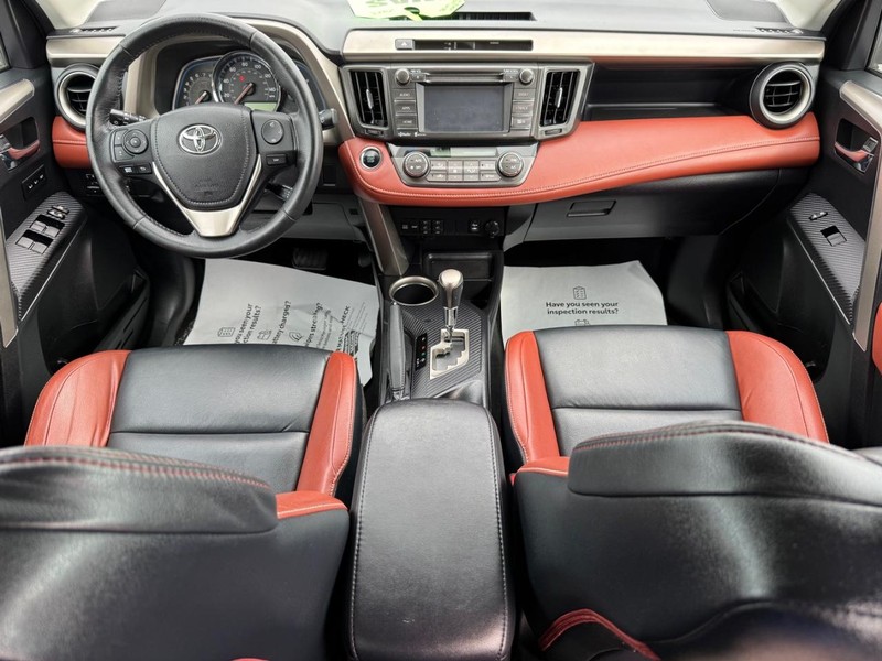 Toyota RAV4 Vehicle Image 13