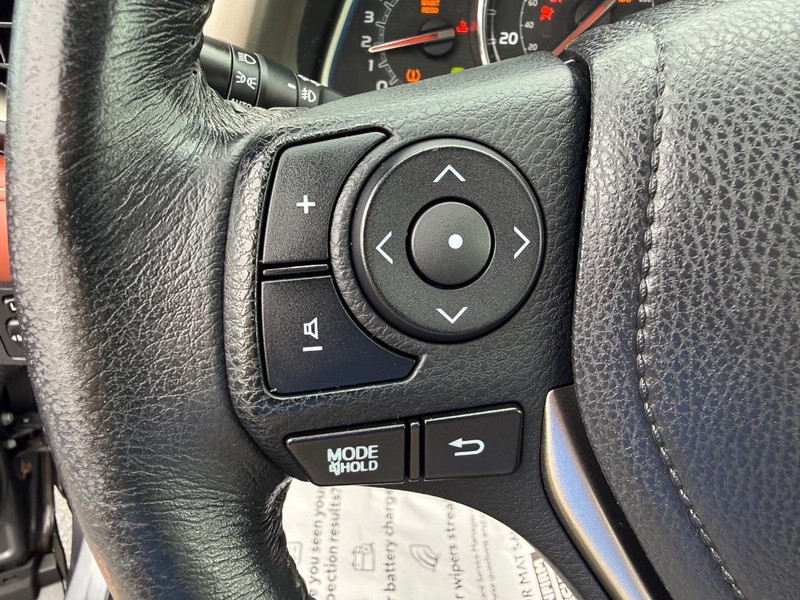 Toyota RAV4 Vehicle Image 15