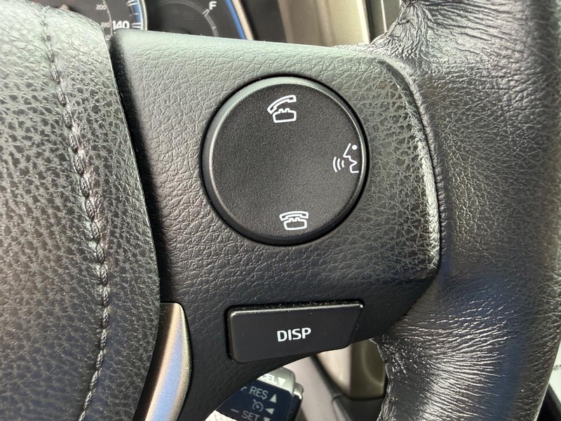 Toyota RAV4 Vehicle Image 16