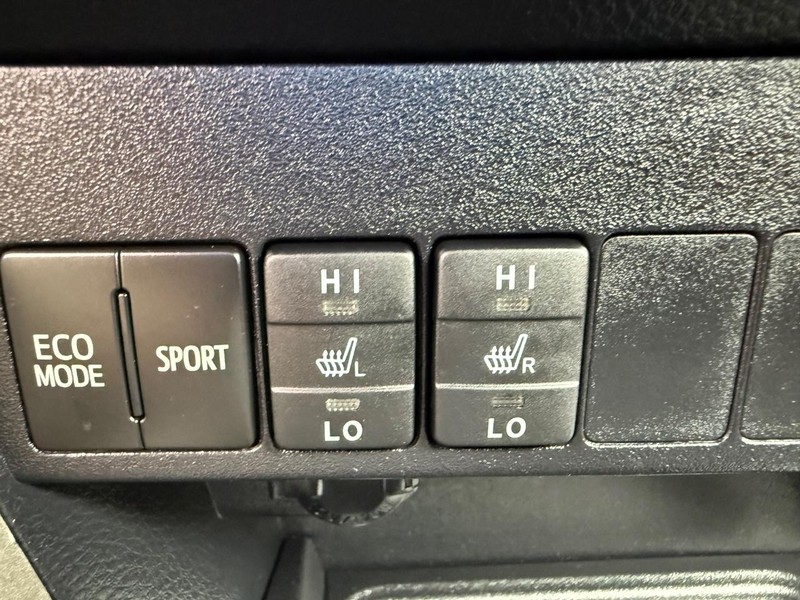 Toyota RAV4 Vehicle Image 18