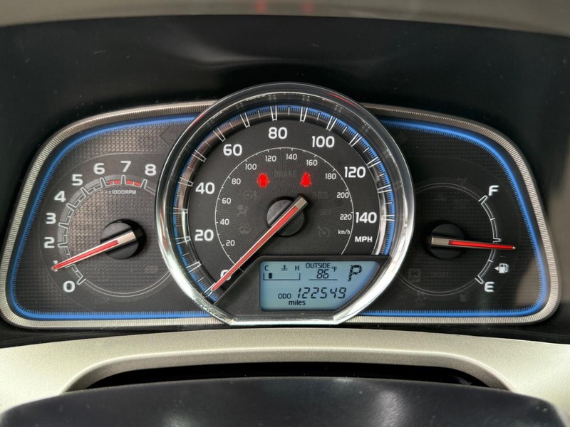 Toyota RAV4 Vehicle Image 24