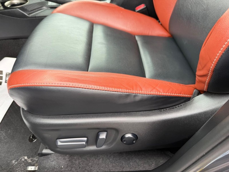 Toyota RAV4 Vehicle Image 27