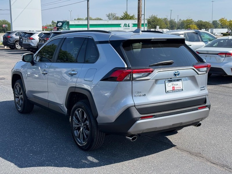 Toyota RAV4 Vehicle Image 05