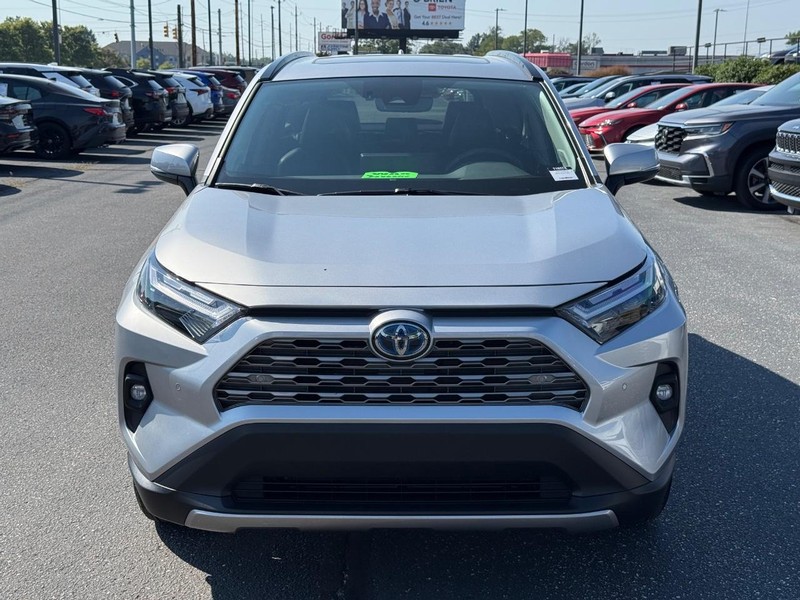 Toyota RAV4 Vehicle Image 10