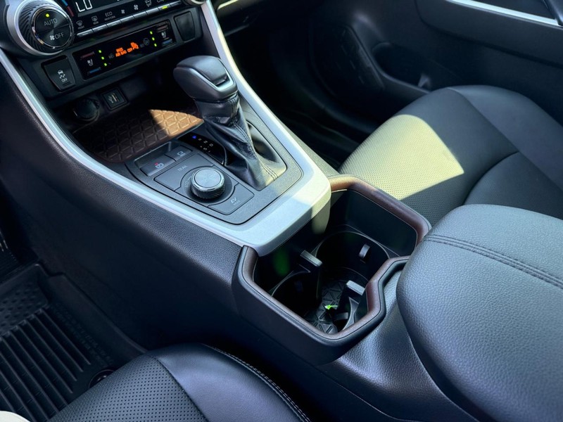 Toyota RAV4 Vehicle Image 22