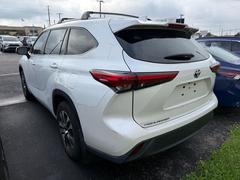 Toyota Highlander Vehicle Image 03