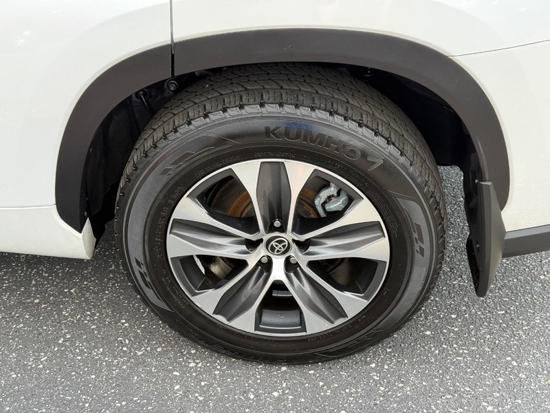 Toyota Highlander Vehicle Image 06