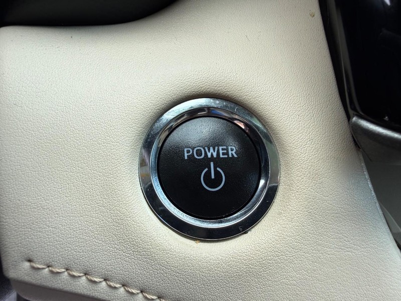 Toyota Highlander Vehicle Image 18