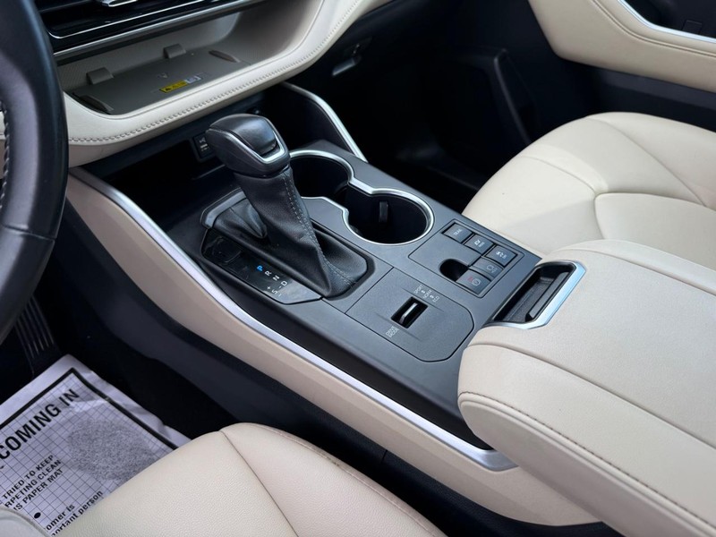 Toyota Highlander Vehicle Image 22