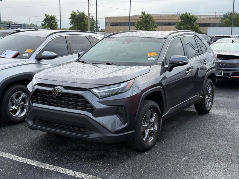 Toyota RAV4 Vehicle Image 02