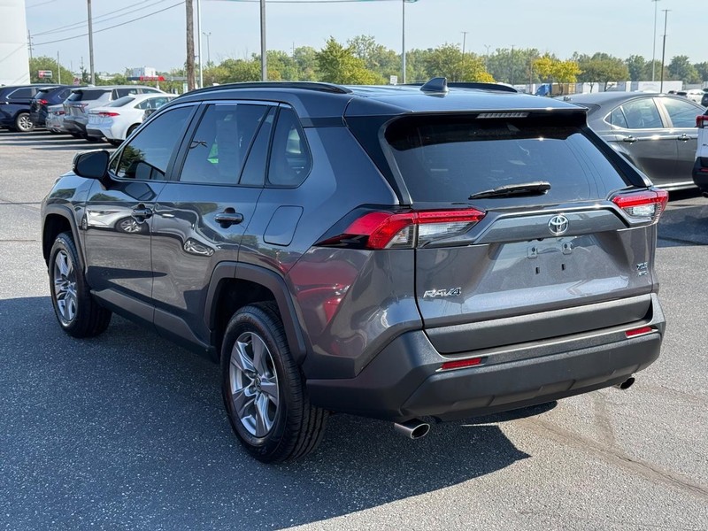 Toyota RAV4 Vehicle Image 05