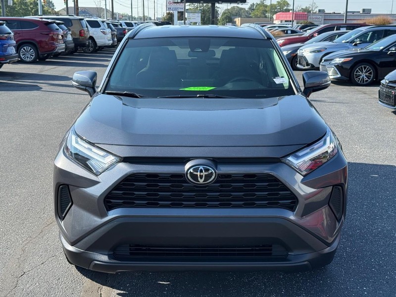 Toyota RAV4 Vehicle Image 09