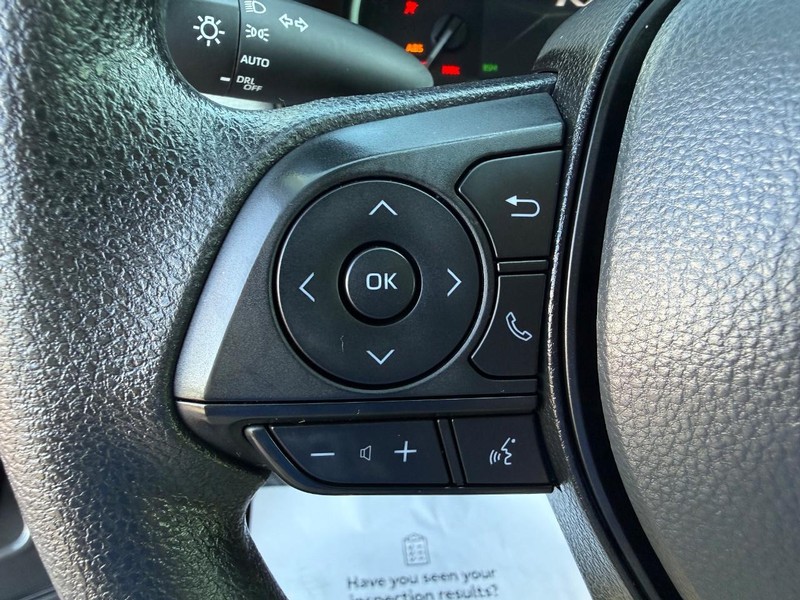 Toyota RAV4 Vehicle Image 13