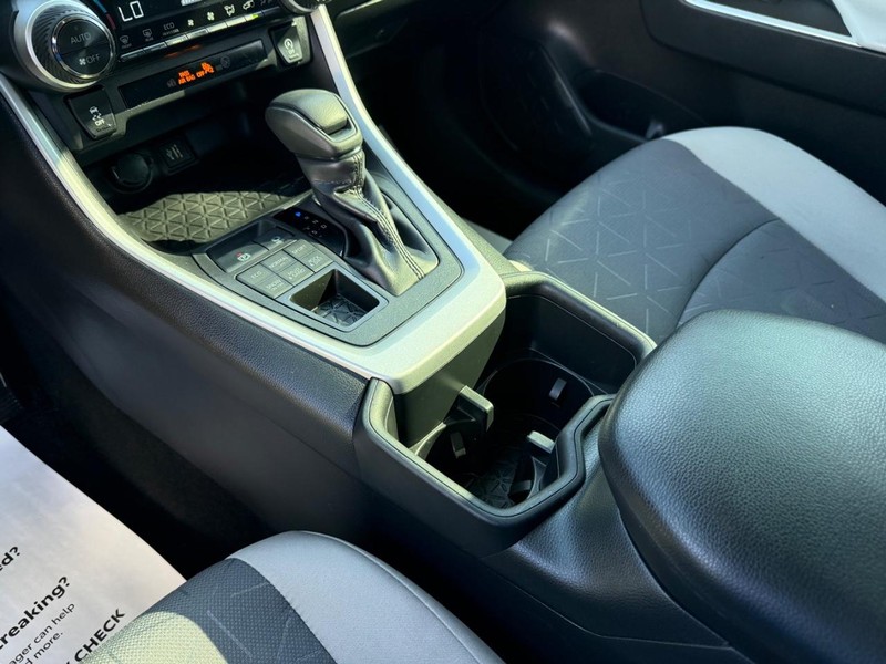 Toyota RAV4 Vehicle Image 19