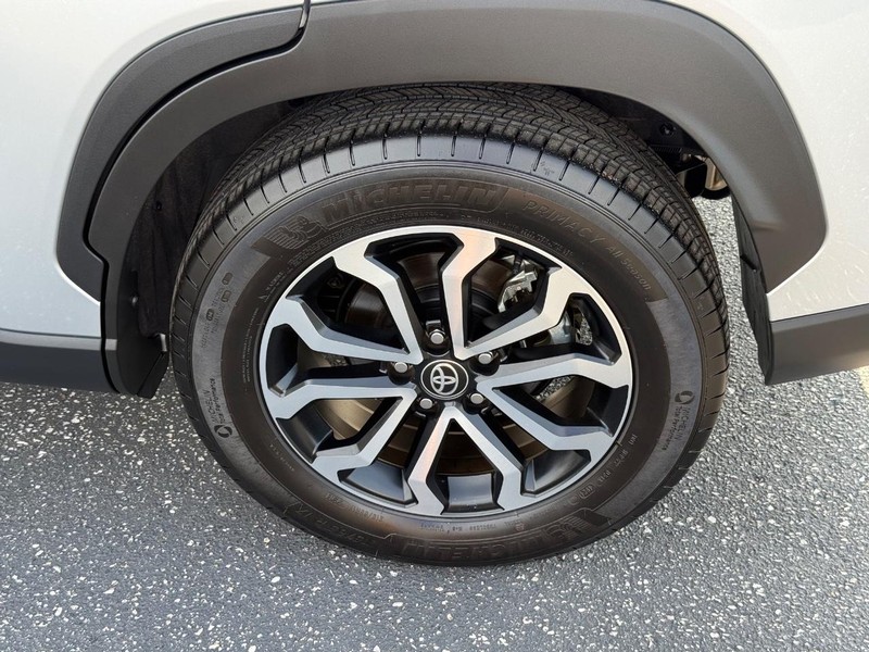 Toyota Corolla Cross Vehicle Image 06