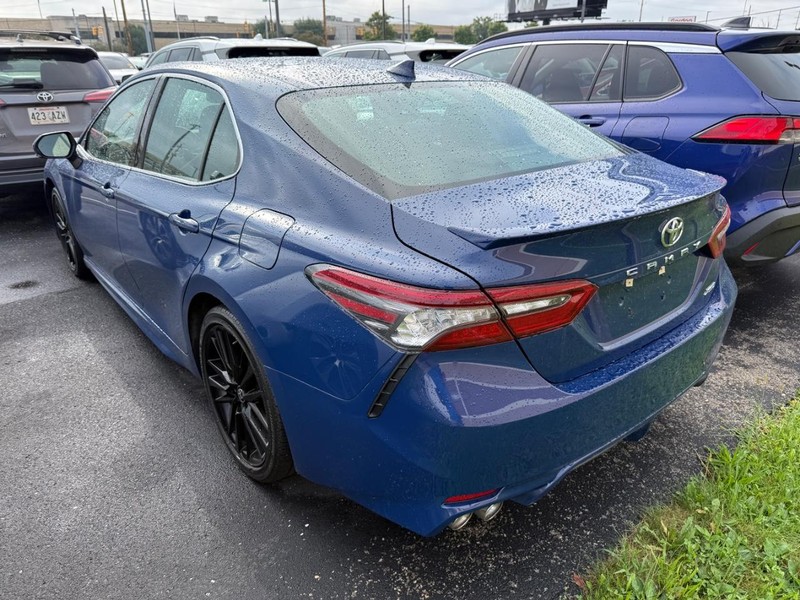 Toyota Camry Vehicle Image 03
