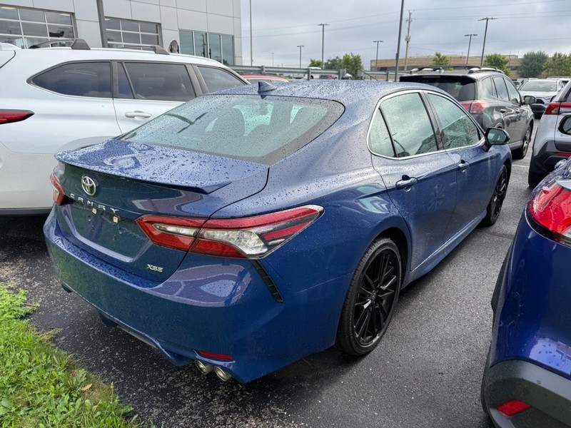 Toyota Camry Vehicle Image 04