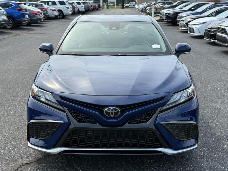 Toyota Camry Vehicle Image 09