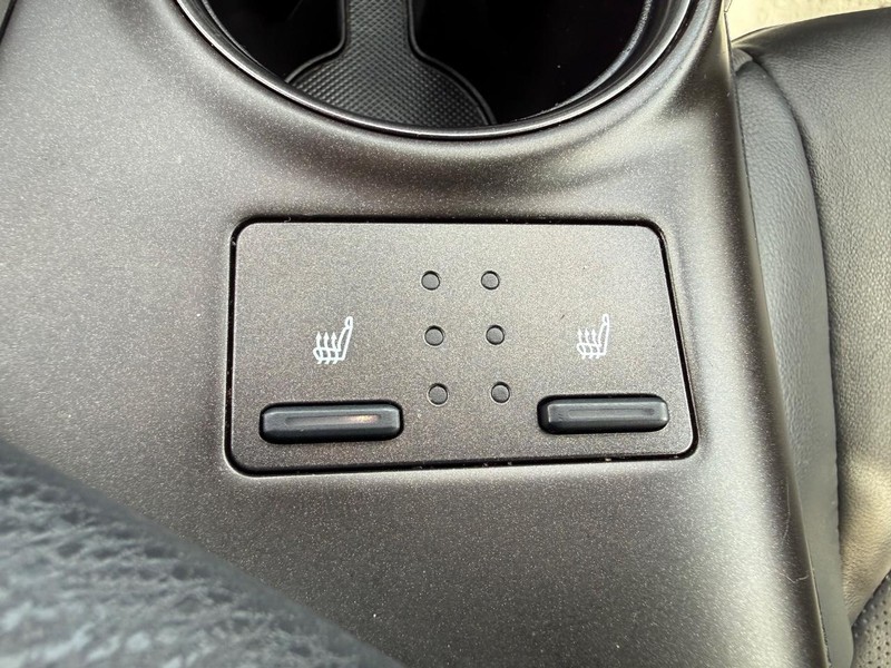 Toyota Camry Vehicle Image 16