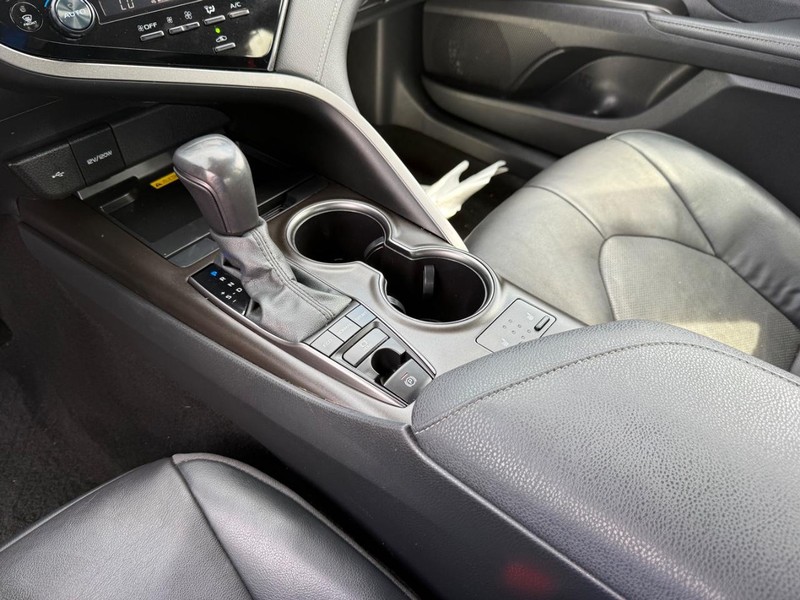 Toyota Camry Vehicle Image 19