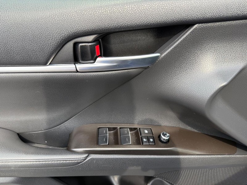 Toyota Camry Vehicle Image 23
