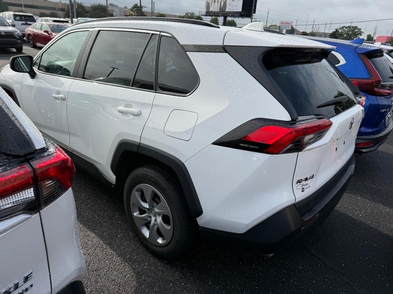 Toyota RAV4 Vehicle Image 03