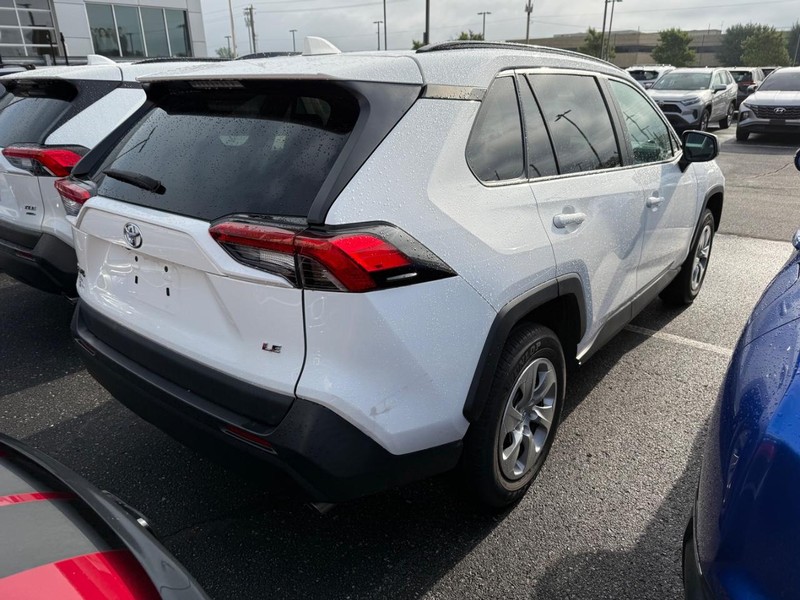 Toyota RAV4 Vehicle Image 04
