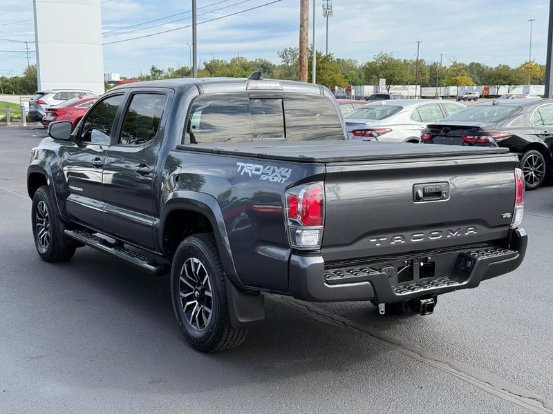 Toyota Tacoma 4WD Vehicle Image 05