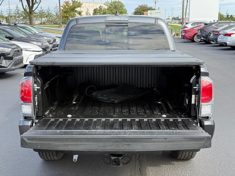 Toyota Tacoma 4WD Vehicle Image 07