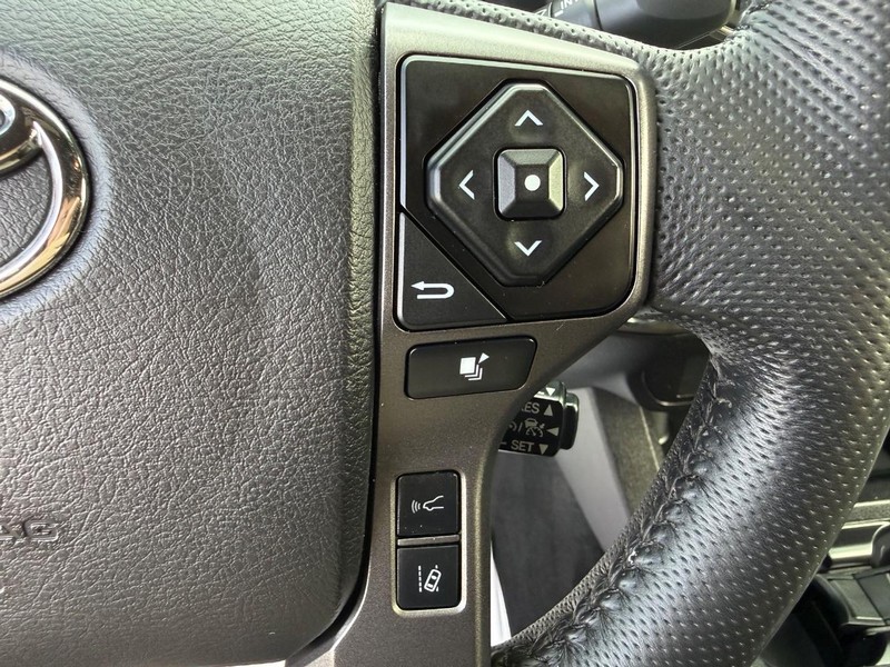Toyota Tacoma 4WD Vehicle Image 14