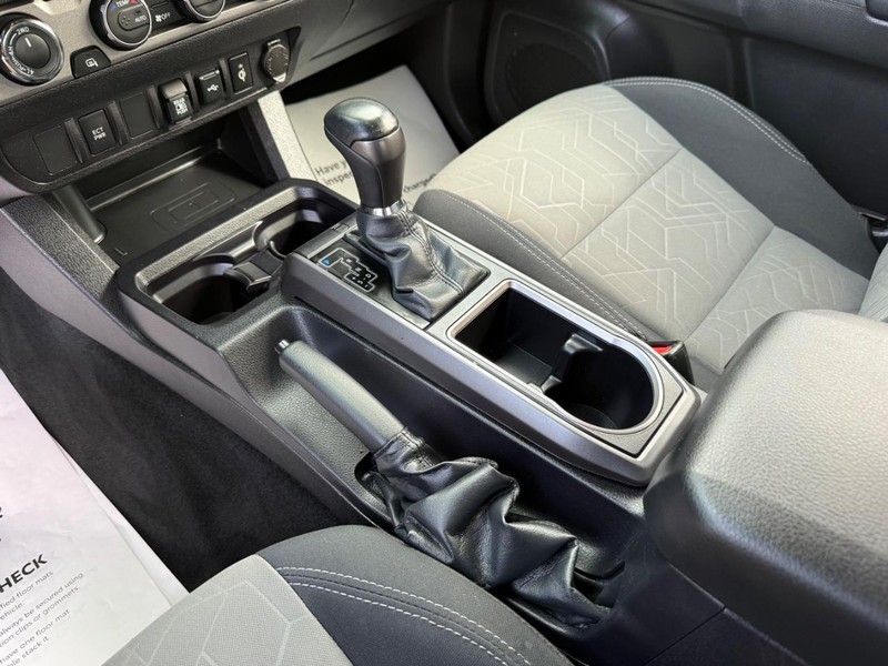 Toyota Tacoma 4WD Vehicle Image 19