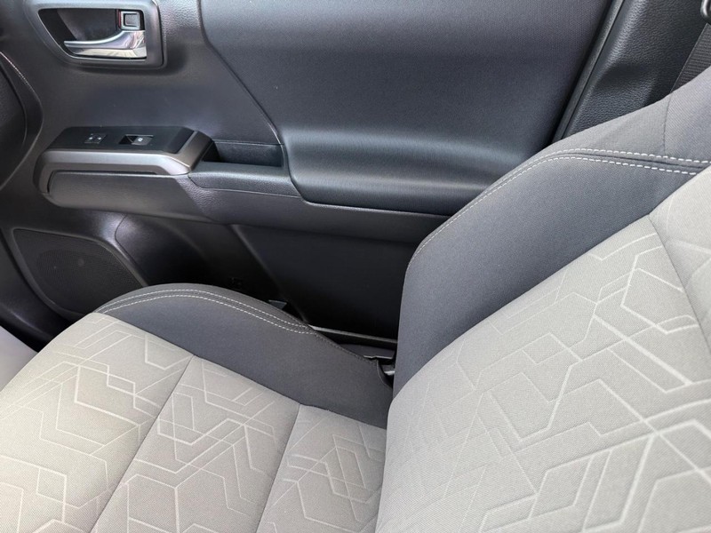 Toyota Tacoma 4WD Vehicle Image 20