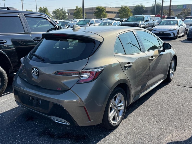 Toyota Corolla Hatchback Vehicle Image 04
