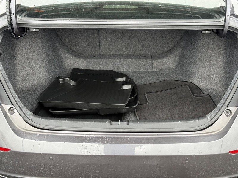 Honda Accord Sedan Vehicle Image 07