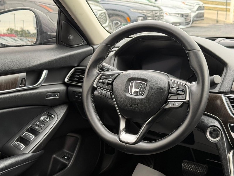 Honda Accord Sedan Vehicle Image 13
