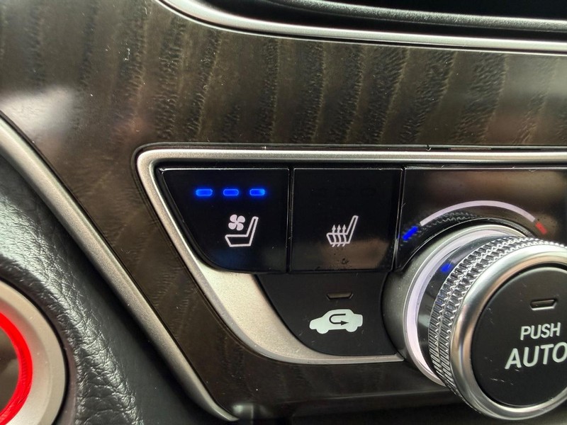 Honda Accord Sedan Vehicle Image 17
