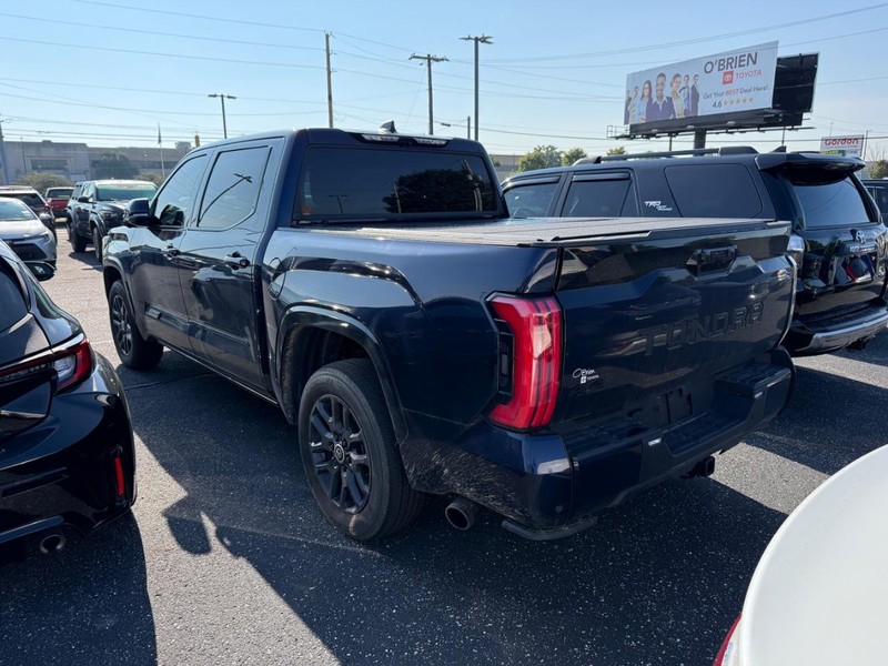 Toyota Tundra 4WD Vehicle Image 03